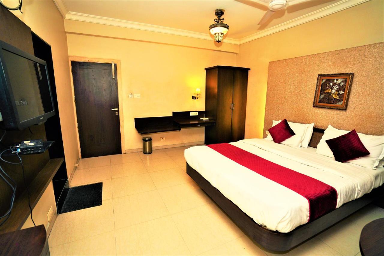 New Hotel Europa Inn Rajkot Exterior foto